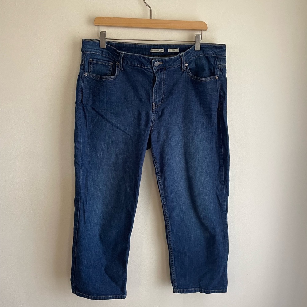 CALVIN KLEIN capri jeans! Womens size 16, medium stretch, so comfy and cute!
